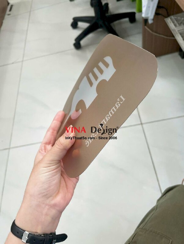 In thẻ nhựa trong logo trang trí máy cafe - INKTS3604