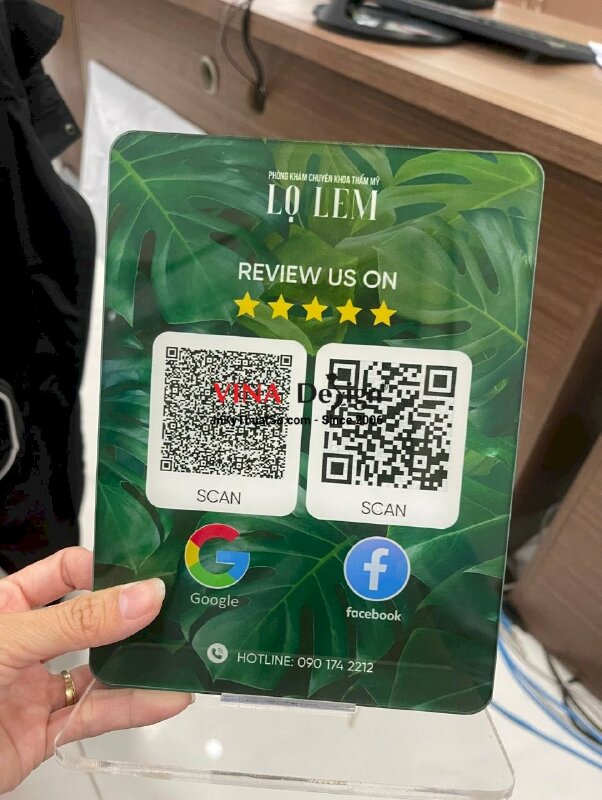 Làm standee quét mã QR code đánh giá review Phòng khám chuyên khoa thẩm mỹ - INKTS3655