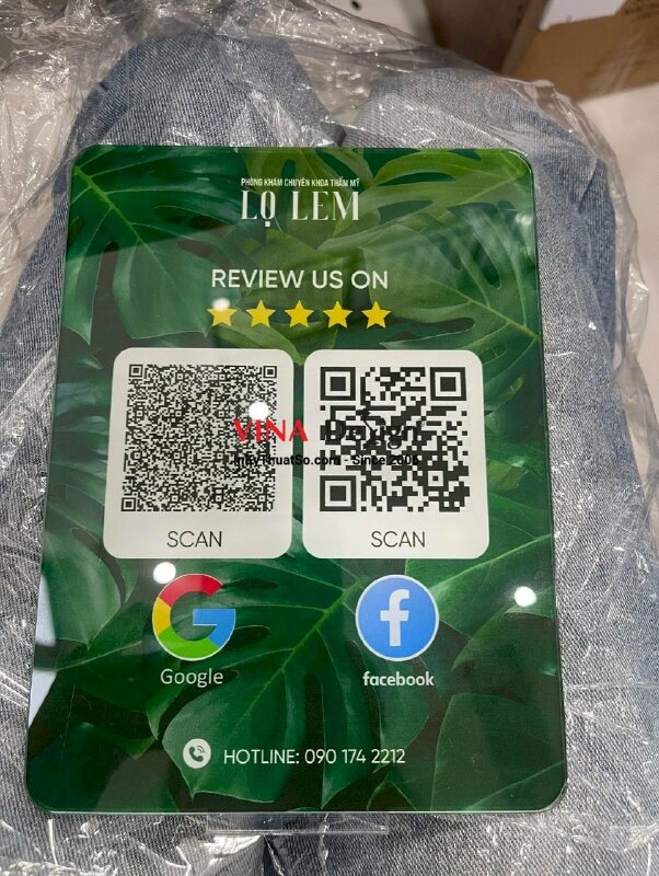 Làm standee quét mã QR code đánh giá review Phòng khám chuyên khoa thẩm mỹ - INKTS3655