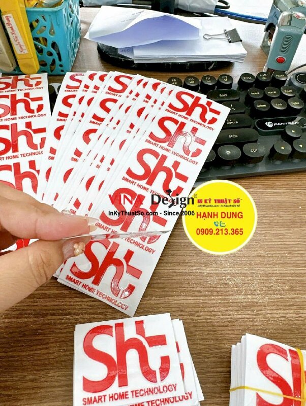 Xưởng in UV DTF dán nón bảo hộ lao động cho kỹ sư, công nhân đi công trình - INKTS3625