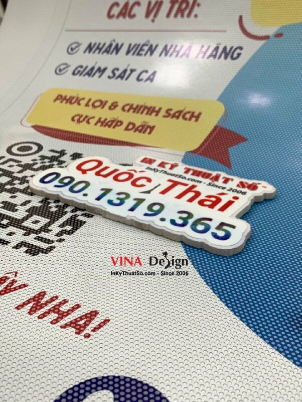 In decal lưới dán kính thông tin tuyển dụng nhân viên nhà hàng - INKTS1031