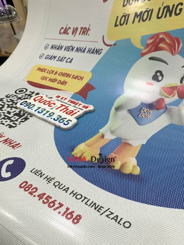 In decal lưới dán kính thông tin tuyển dụng nhân viên nhà hàng - INKTS1031