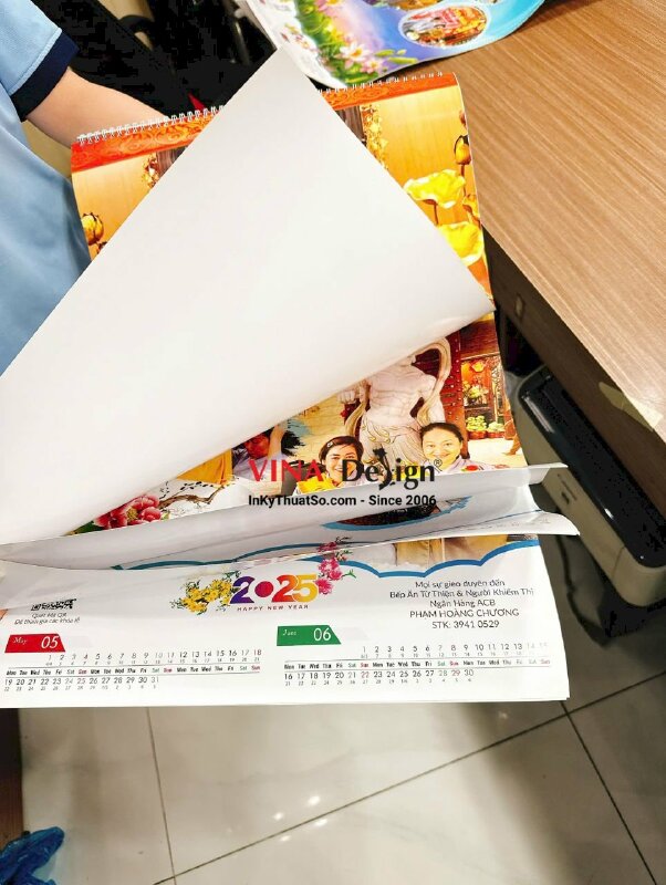 In lịch 7 tờ 40cm x 60cm C200gsm 1 mặt Offset 500 cuốn - INKTS224