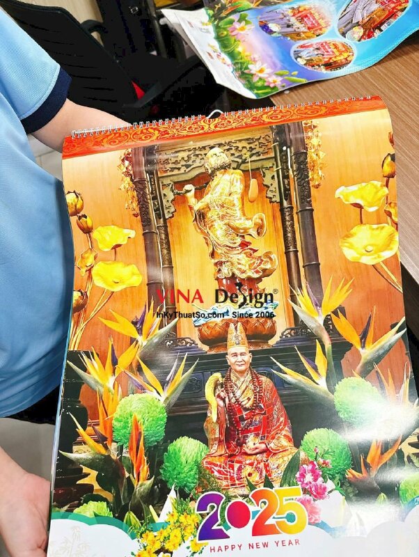In lịch 7 tờ 40cm x 60cm C200gsm 1 mặt Offset 500 cuốn - INKTS224