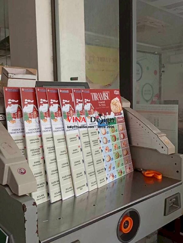 In menu Giáng Sinh cho tiệm bánh, menu Formex khổ A4 cầm tay - INKTS2239