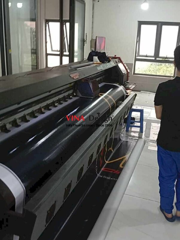 In phông nền gian hàng trưng bày linh phụ kiện xe máy tại sự kiện giải đua xe Drag Racing - INKTS2245