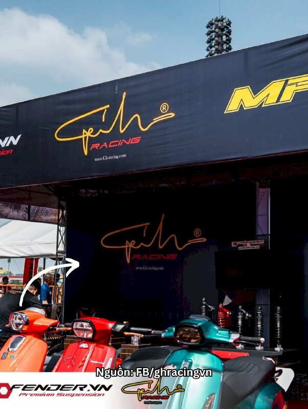 In phông nền gian hàng trưng bày linh phụ kiện xe máy tại sự kiện giải đua xe Drag Racing - INKTS2245