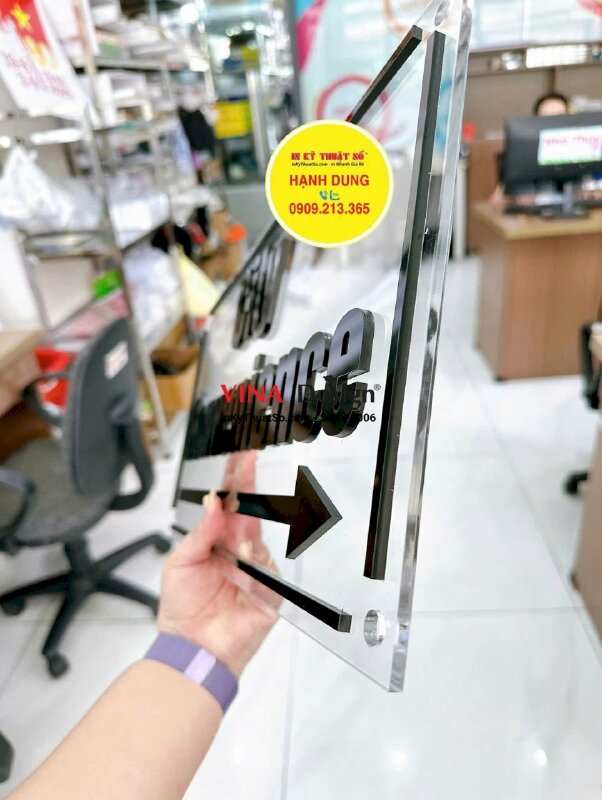 Làm bảng hiệu Mica thông tin hướng dẫn, gắn 4 con ốc kiểu - INKTS2230