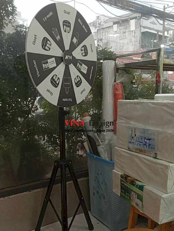 Vòng xoay may mắn chân sắt xếp gọn, tháo lắp được cho cửa hàng vật liệu xây dựng, gạch ốp lát - INKTS3669