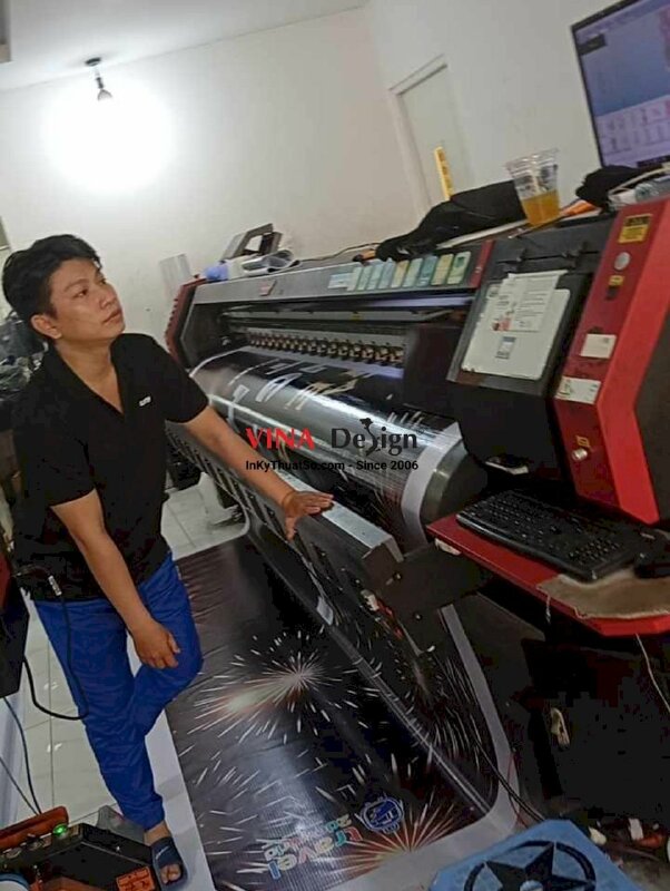 In backdrop Gala Dinner cho công ty travel du lịch, phông nền tiệc tất niên in bạt hiflex - INKTS2271