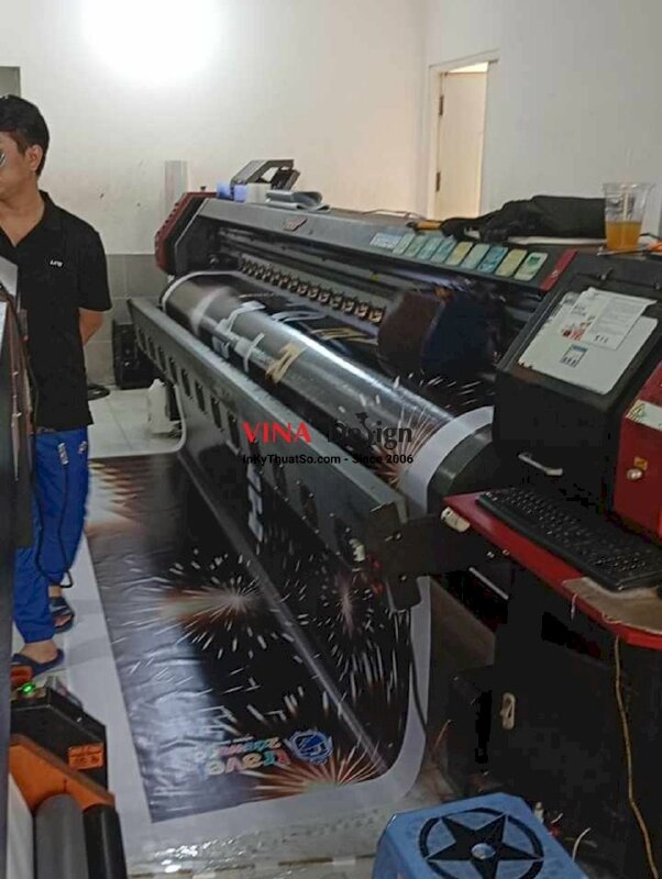 In backdrop Gala Dinner cho công ty travel du lịch, phông nền tiệc tất niên in bạt hiflex - INKTS2271