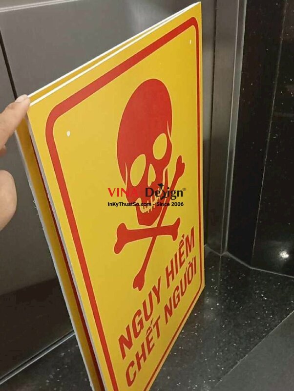 In bảng cảnh báo Nguy Hiểm Chết Người, in PP cán formex biển báo viền đỏ nền vàng - INKTS2357
