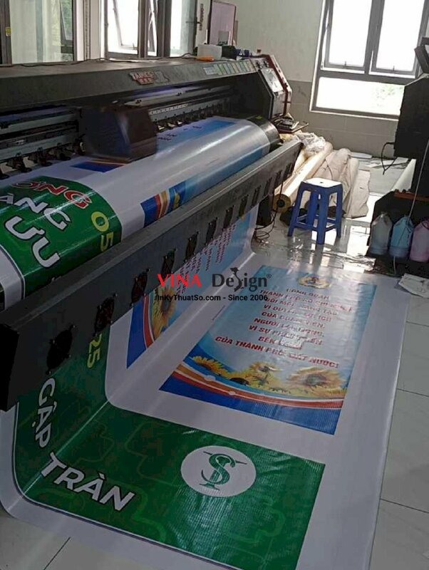 In băng rôn dọc treo ngoài trời cổ động, cổ vũ, khẩu hiệu tuyên truyền, in bạt hiflex mực dầu - INKTS2258