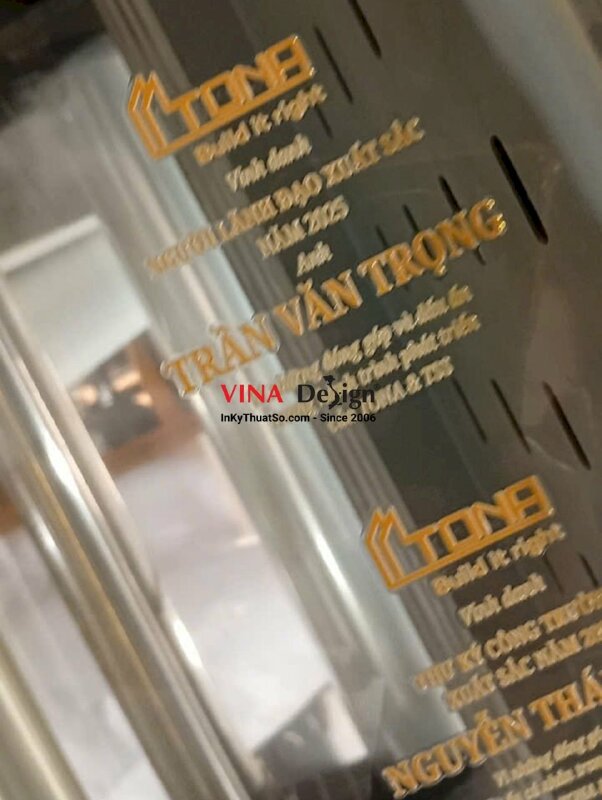 In nhãn UV DTF dán cup kỷ niệm chương vinh danh tri ân nhân viên - INKTS2540