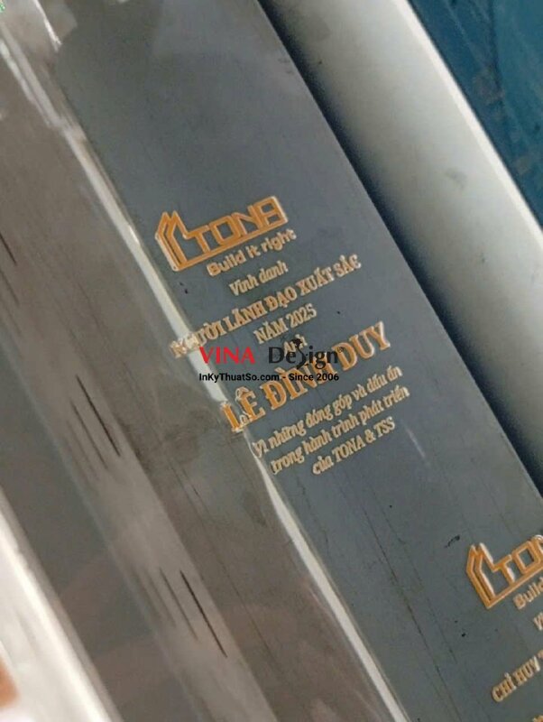 In nhãn UV DTF dán cup kỷ niệm chương vinh danh tri ân nhân viên - INKTS2540