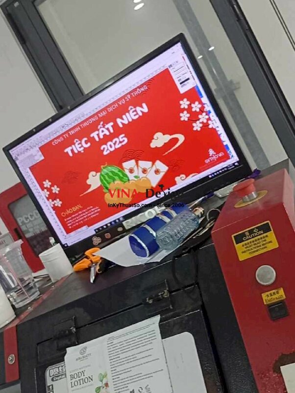 In phông nền sân khấu tiệc tất niên công ty, doanh nghiệp, in bạt hiflex mực dầu - INKTS2204