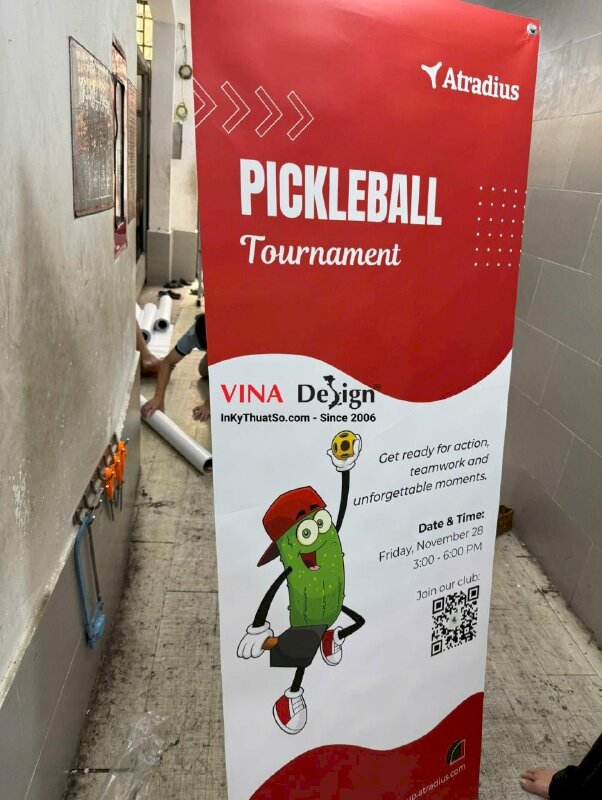 In poster CLB Pickleball công ty, doanh nghiệp, lắp standee chân dựng hình chữ X - INKTS2263
