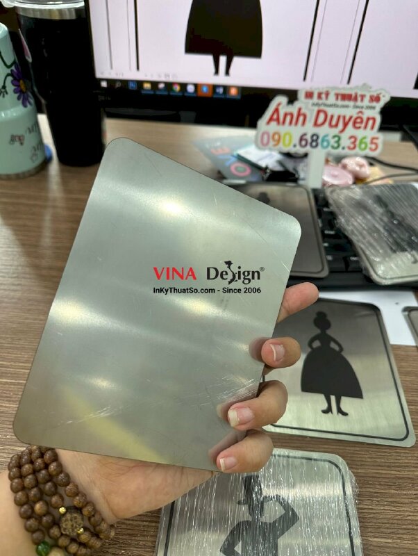 In biển WC inox xước in UV 1 mặt treo toilet nam nữ - INKTS533