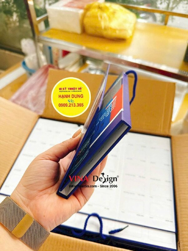 In catalogue bảng màu sơn công nghiệp, cấn gấp, gắn dây treo - INKTS2707