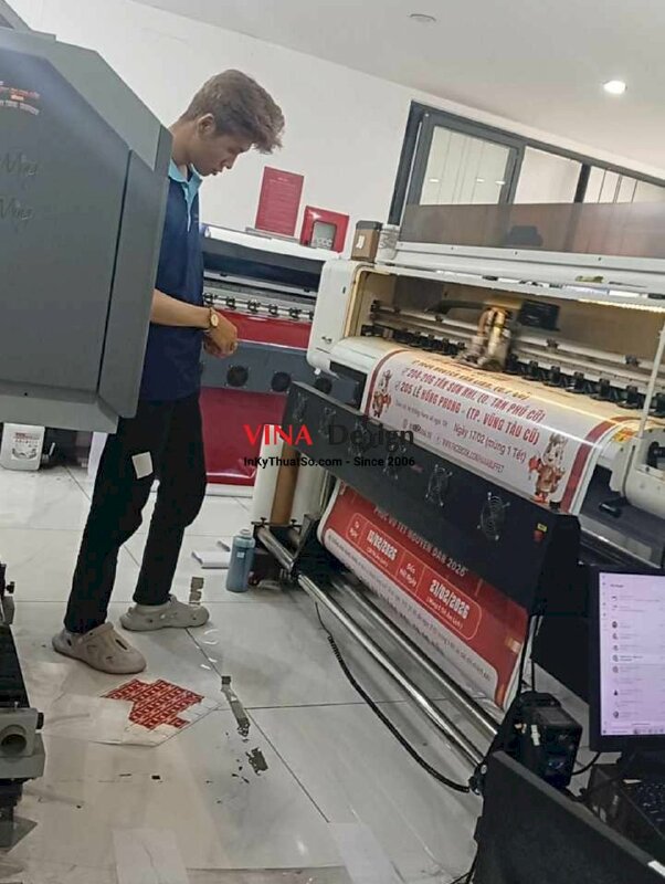 In Decal lưới dán kính cửa hàng đồ nướng và lẩu thông báo lịch hoạt động dịp Tết Nguyên Đán - INKTS2733