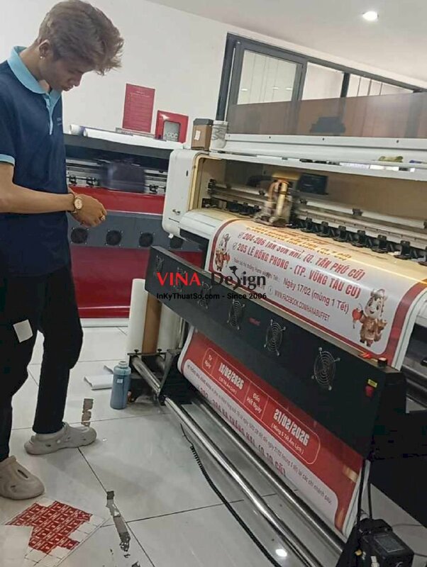 In Decal lưới dán kính cửa hàng đồ nướng và lẩu thông báo lịch hoạt động dịp Tết Nguyên Đán - INKTS2733