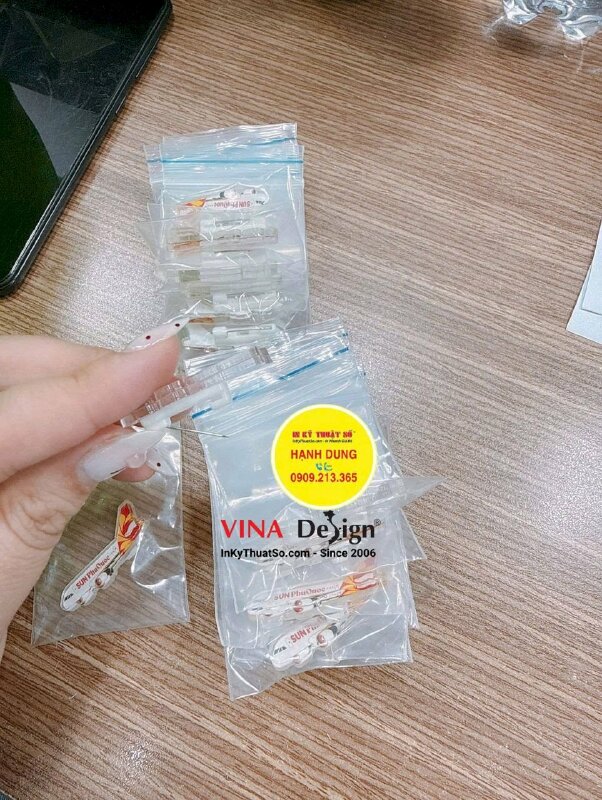 In huy hiệu logo hãng hàng không nghỉ dưỡng, huy hiệu Decal dán ốp Mica 2 mặt, gắn ghim cài - INKTS2640