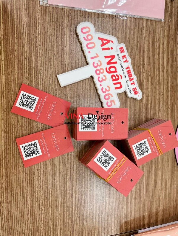 In tag treo shop hoa, tag cho tiệm hoa, tag gắn giỏ hoa tên cửa hàng có mã QR code - INKTS795