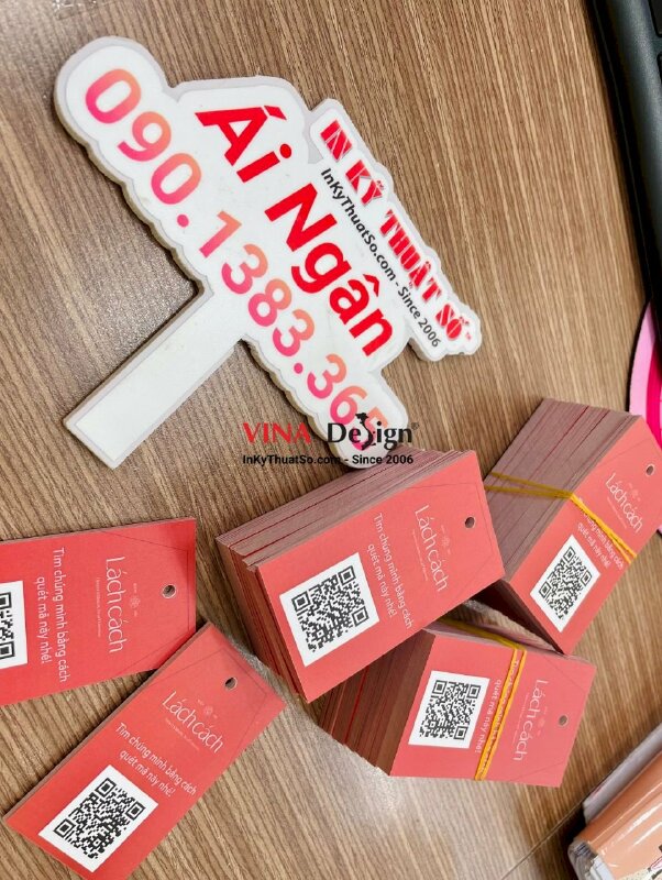 In tag treo shop hoa, tag cho tiệm hoa, tag gắn giỏ hoa tên cửa hàng có mã QR code - INKTS795