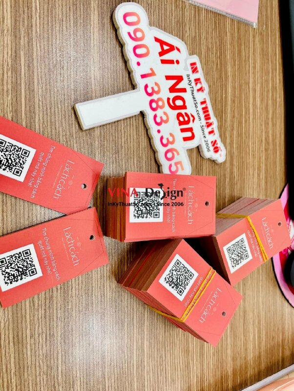 In tag treo shop hoa, tag cho tiệm hoa, tag gắn giỏ hoa tên cửa hàng có mã QR code - INKTS795