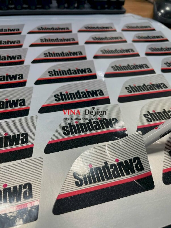 In tem nhãn xi bạc dán thiết bị máy móc, in laser, cán bóng, bế tem theo viền, giao tờ A3 - INKTS2367