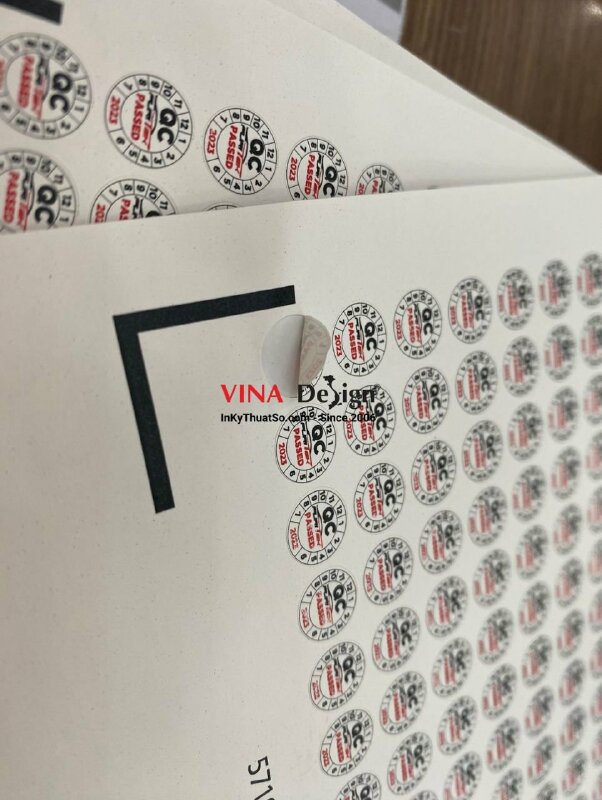 In tem QC Pass, in tem chữ QC Passed logo công ty, ngày tháng năm bằng decal vỡ - INKTS875