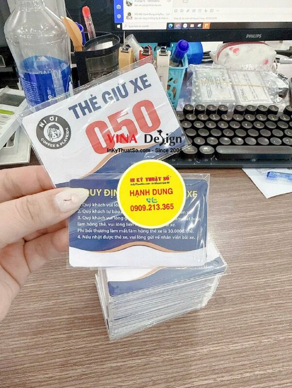 Làm thẻ nhựa giữ xe quán Coffee & Playkids, đánh sổ nhảy theo yêu cầu - INKTS2711