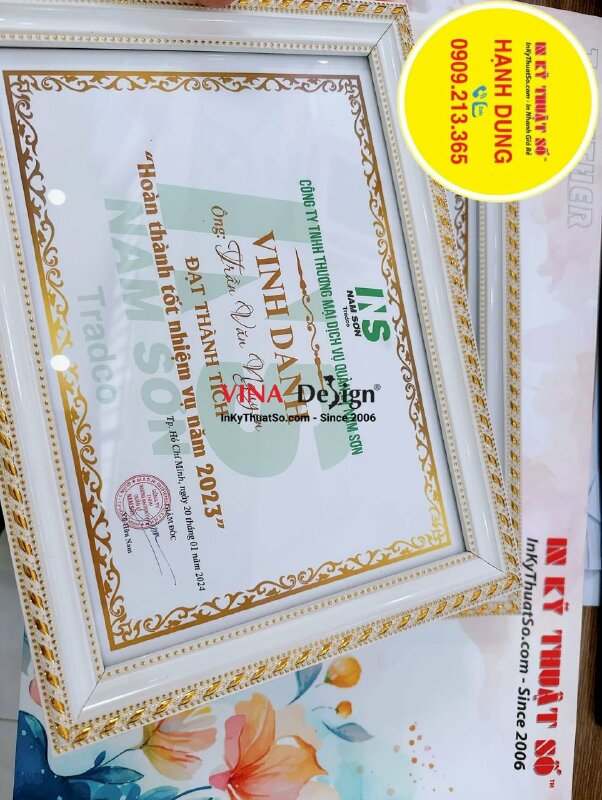 In bằng khen công ty vinh danh nhân viên đạt thành tích Hoàn thành tốt nhiệm vụ năm (lồng sẵn khung hoa văn) - INKTS1118
