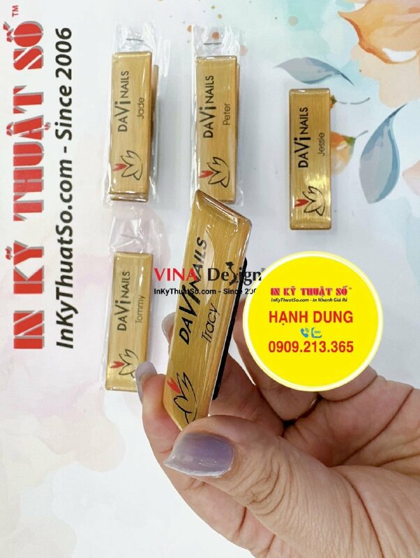 In thẻ tên nhân viên đổ keo gắn nam châm cho Nails Spa, hàng gửi đi New York Mỹ từ TPHCM - INKTS1326