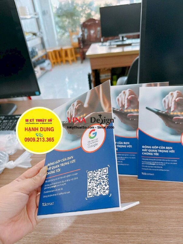 Làm standee Mica để bàn có mã QRcode đánh giá Google Map,  in Decal sữa khổ A5 dán lên Mica chữ L - INKTS3694