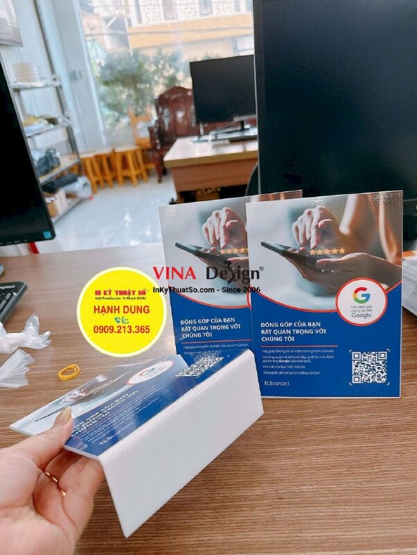 Làm standee Mica để bàn có mã QRcode đánh giá Google Map,  in Decal sữa khổ A5 dán lên Mica chữ L - INKTS3694