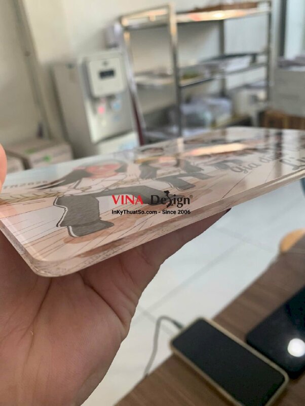 In ảnh Mica giá rẻ, ảnh nhóm Decal trong in ngược cán Decal sữa, cán lên Mica 5li bo góc - INKTS3761