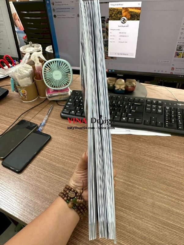 In catalogue khổ A4 2 mặt, bìa C300 cán mờ 1 mặt, ruột C150 không cán màng - INKTS309