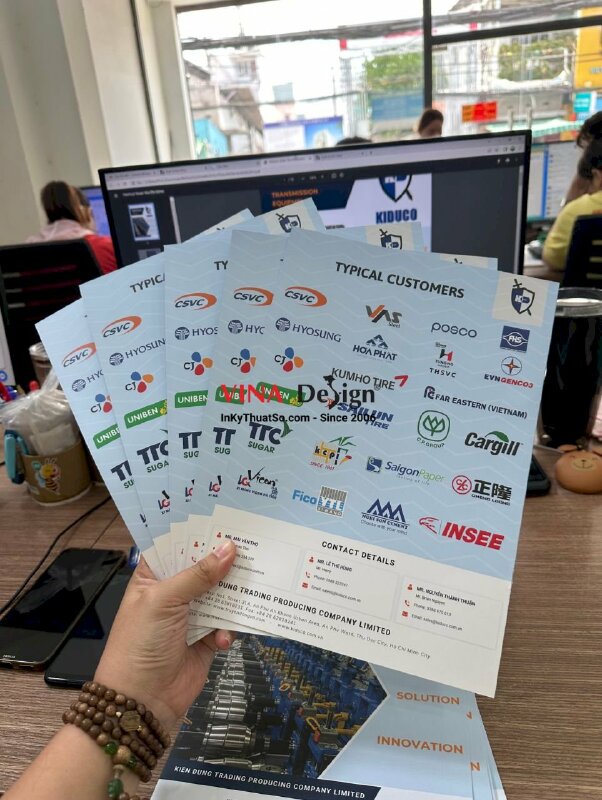 In catalogue khổ A4 2 mặt, bìa C300 cán mờ 1 mặt, ruột C150 không cán màng - INKTS309