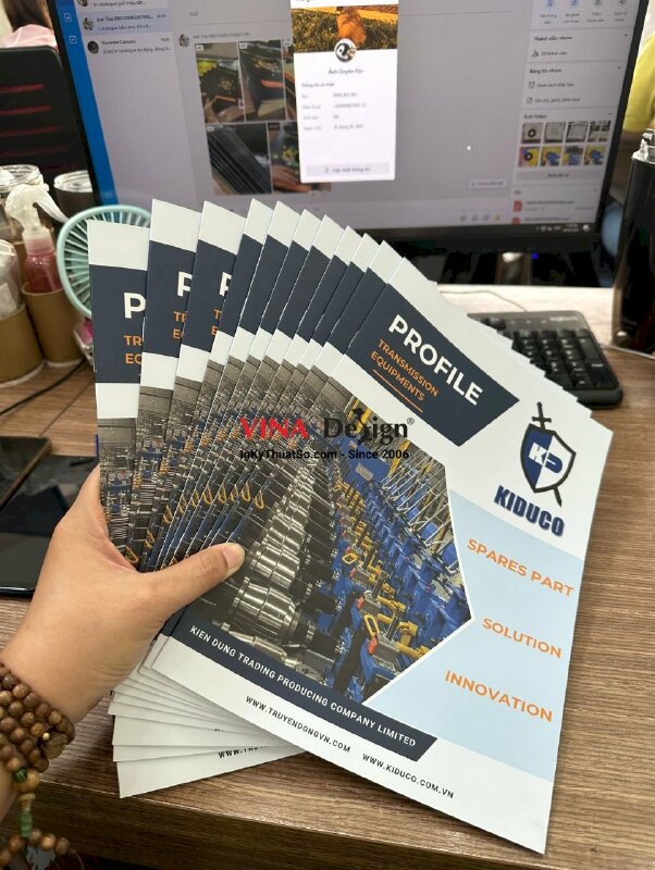 In catalogue khổ A4 2 mặt, bìa C300 cán mờ 1 mặt, ruột C150 không cán màng - INKTS309