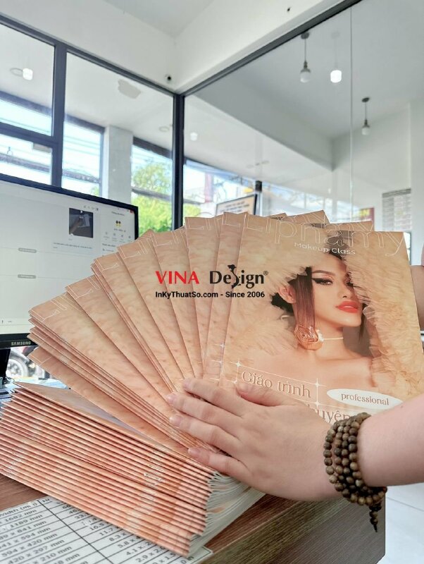 In catalogue lớp học trang điểm - INKTS399