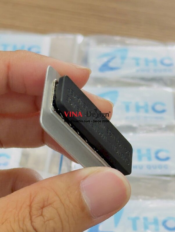 In huy hiệu cài áo logo công ty du lịch và tour trọn gói tại Phú Quốc, nhựa đổ keo gắn nam châm hít - INKTS3729