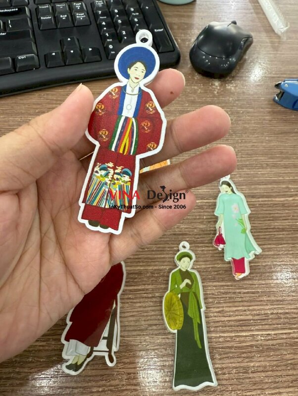 In móc khóa Mica đồ án tốt nghiệp đại học mỹ thuật, móc khóa trang phục truyền thống Việt Nam - INKTS3775