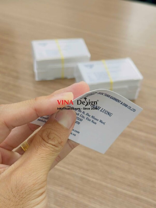 In name card nhanh 1 ngày có hàng, card tiếng anh Garment & Embroidery công ty May mặc & Thêu - INKTS3765