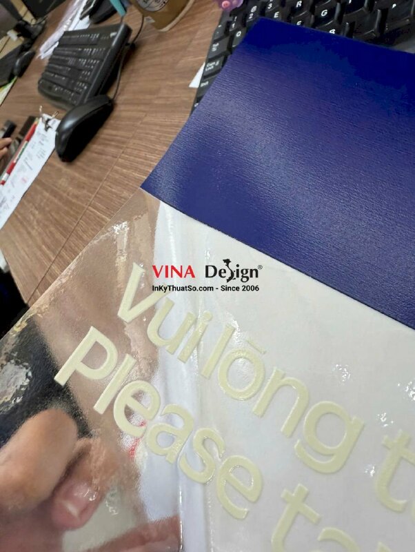 In nhãn dán kính Xin Lưu Ý Vui Lòng Tự Bảo Quản Tài Sản Cá Nhân, Decal trong in UV có mực trắng - INKTS3719