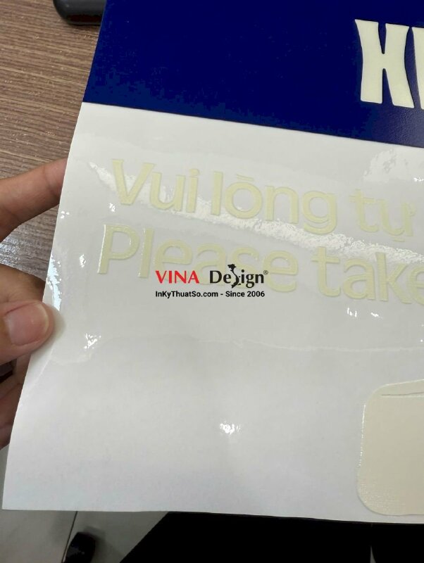 In nhãn dán kính Xin Lưu Ý Vui Lòng Tự Bảo Quản Tài Sản Cá Nhân, Decal trong in UV có mực trắng - INKTS3719
