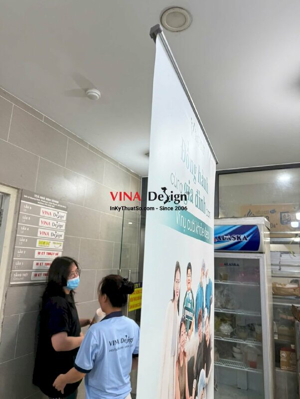 In standee chân cuốn giới thiệu dịch vụ nha khoa, lắp sẵn vào banner cuốn - INKTS3709
