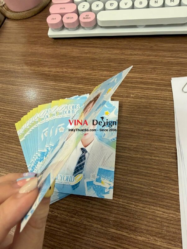 In thẻ Staff support idol tại concert, thẻ nhựa mỏng in laser 2 mặt - INKTS3770