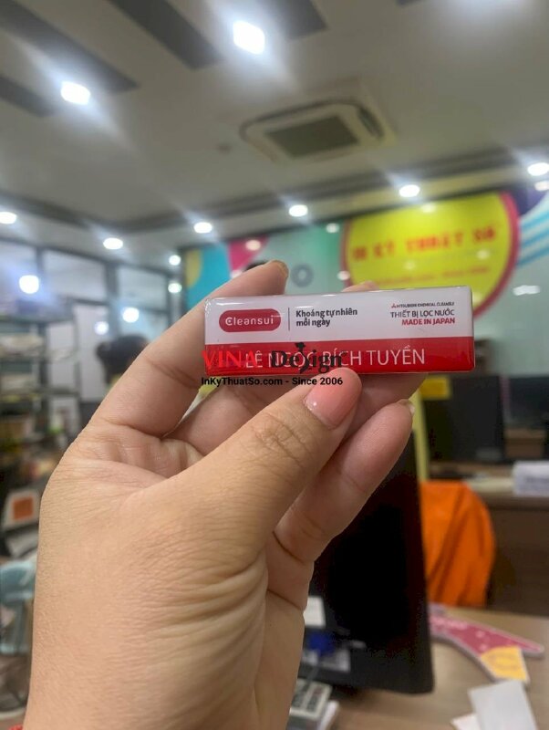 In thẻ tên nhựa đổ keo cán gắn nam châm - INKTS385