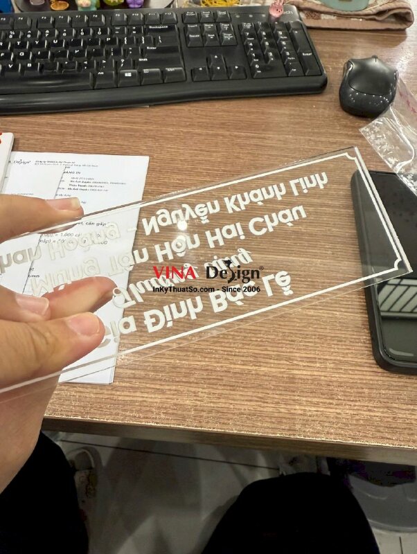 In thẻ Thương Tặng Mừng Tân Hôn Hai Cháu gắn quà cưới, Mica trong 5li in UV ngược, lót trắng nội dung - INKTS3721